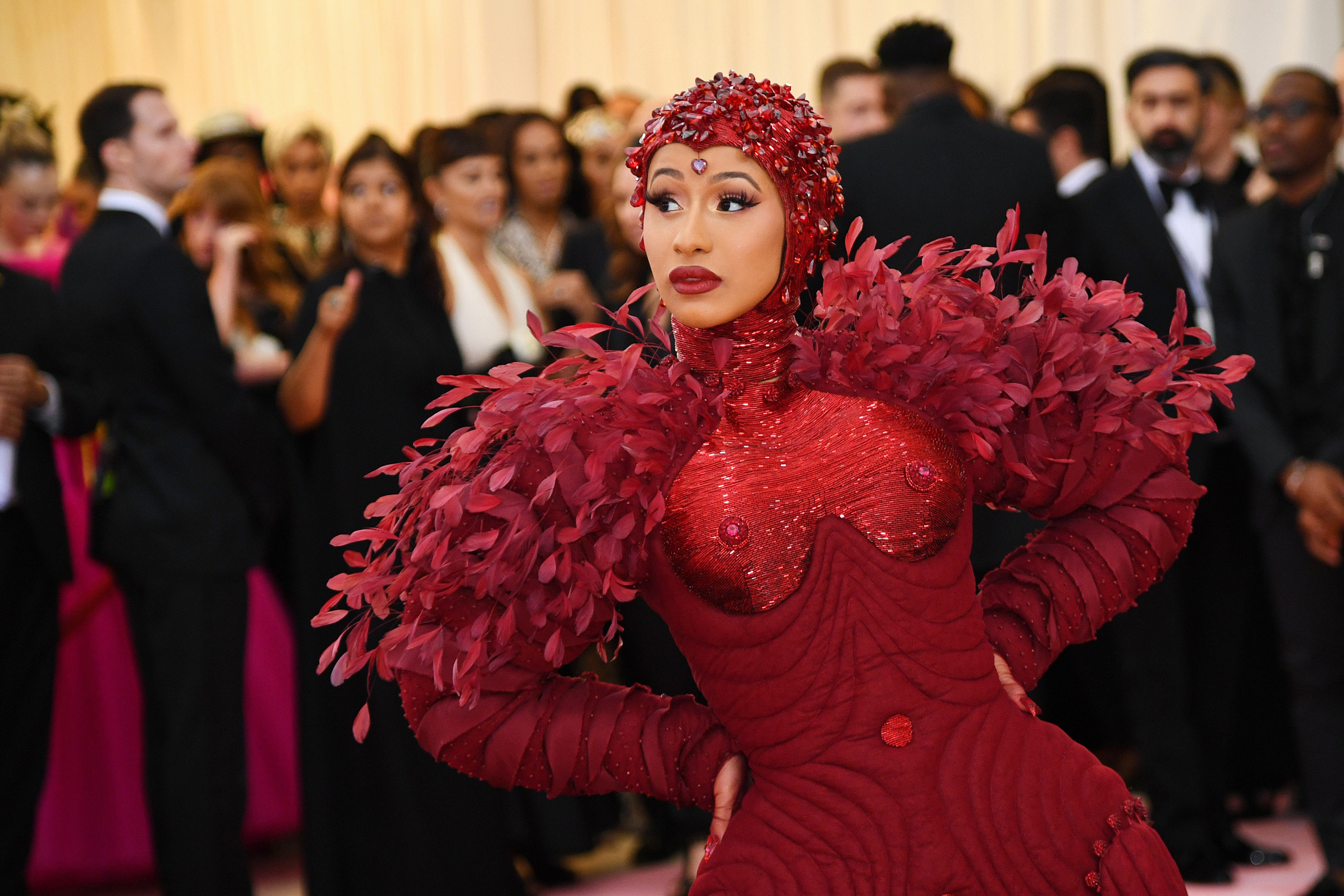 Nữ hoàng thảm đỏ Met Gala: Rihanna - Lady Gaga thi nhau combo độc - dị - lố, choáng nhất là Cardi B phô diễn body với bộ đồ 11 tỷ - Ảnh 20. Nữ hoàng thảm đỏ Met Gala: Rihanna - Lady Gaga thi nhau combo độc - dị - lố, choáng nhất là Cardi B phô diễn body với bộ đồ 11 tỷ - Ảnh 20.