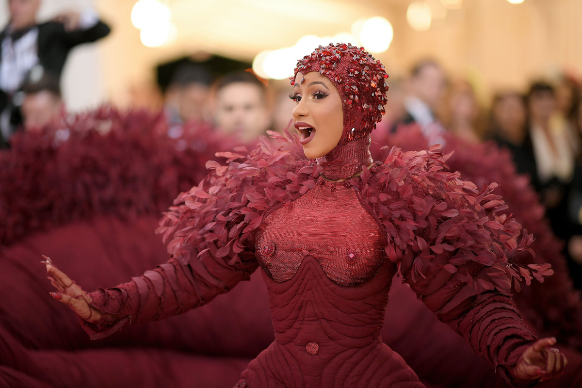 Nữ hoàng thảm đỏ Met Gala: Rihanna - Lady Gaga thi nhau combo độc - dị - lố, choáng nhất là Cardi B phô diễn body với bộ đồ 11 tỷ - Ảnh 21. Nữ hoàng thảm đỏ Met Gala: Rihanna - Lady Gaga thi nhau combo độc - dị - lố, choáng nhất là Cardi B phô diễn body với bộ đồ 11 tỷ - Ảnh 21.