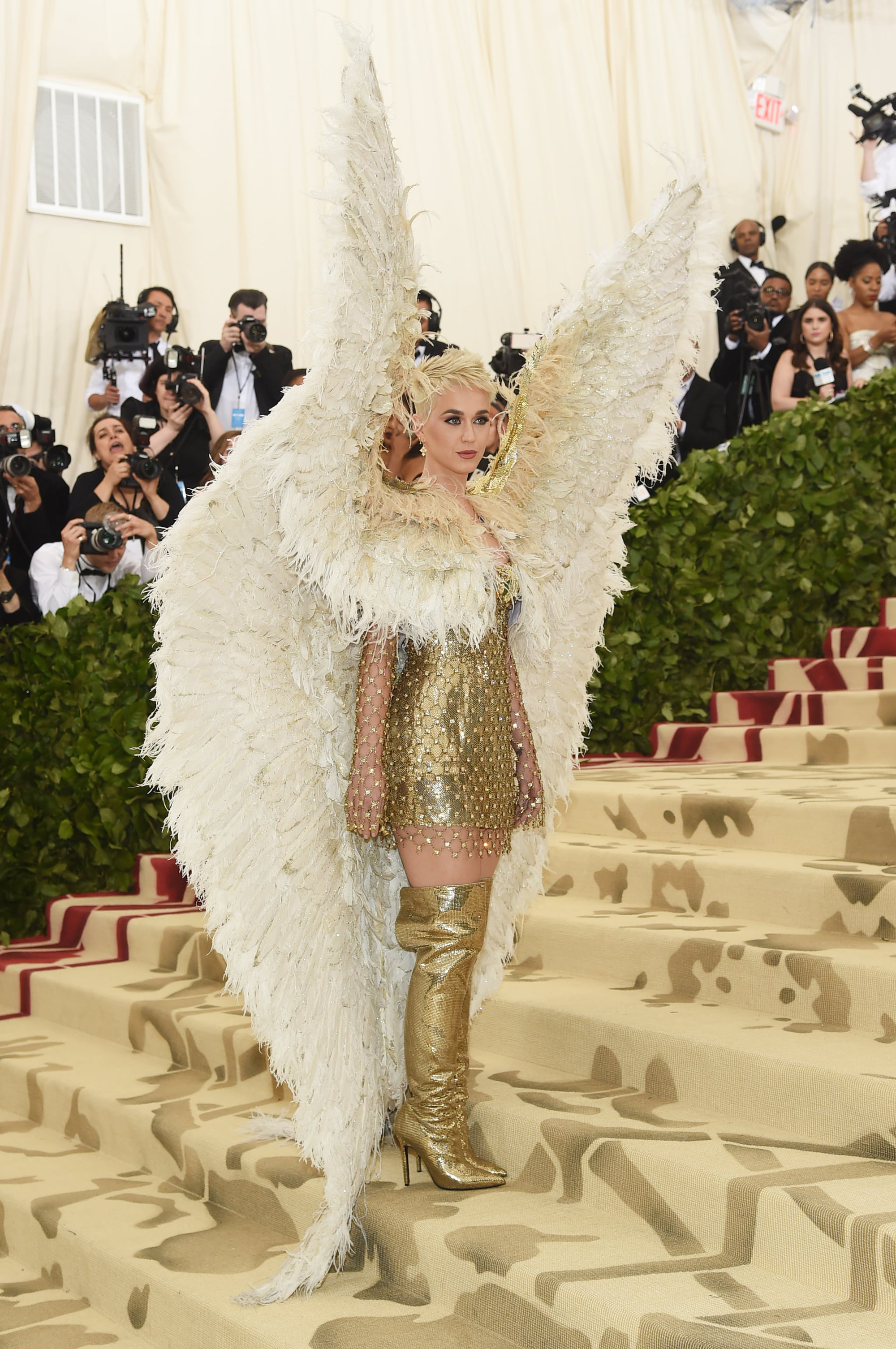 Nữ hoàng thảm đỏ Met Gala: Rihanna - Lady Gaga thi nhau combo độc - dị - lố, choáng nhất là Cardi B phô diễn body với bộ đồ 11 tỷ - Ảnh 26. Nữ hoàng thảm đỏ Met Gala: Rihanna - Lady Gaga thi nhau combo độc - dị - lố, choáng nhất là Cardi B phô diễn body với bộ đồ 11 tỷ - Ảnh 26.