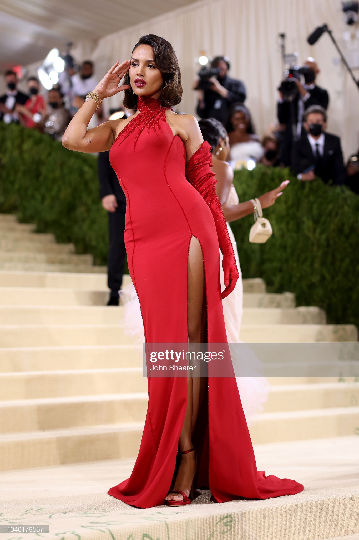 Tài tử đi Met Gala, gặp cả 3 cô bồ cũ: Hết con gái bốc lửa của Madonna đến ái nữ nhà Johnny Depp diện Chanel sặc mùi tiền - Ảnh 11. Tài tử đi Met Gala, gặp cả 3 cô bồ cũ: Hết con gái bốc lửa của Madonna đến ái nữ nhà Johnny Depp diện Chanel sặc mùi tiền - Ảnh 11.