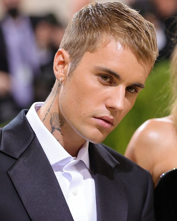 4 cặp đôi hot đổ bộ Met Gala: Justin - Hailey sang bao nhiêu, Shawn - Camila sến bấy nhiêu, bạn trai Rihanna như... món ngũ cốc - Ảnh 4. 4 cặp đôi hot đổ bộ Met Gala: Justin - Hailey sang bao nhiêu, Shawn - Camila sến bấy nhiêu, bạn trai Rihanna như... món ngũ cốc - Ảnh 4.
