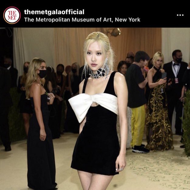 Trang MET Gala 400 nghìn follow đăng ảnh Rosé vô tình hé lộ 1 đàn em của BLACKPINK cũng bí mật tham gia? - Ảnh 1.