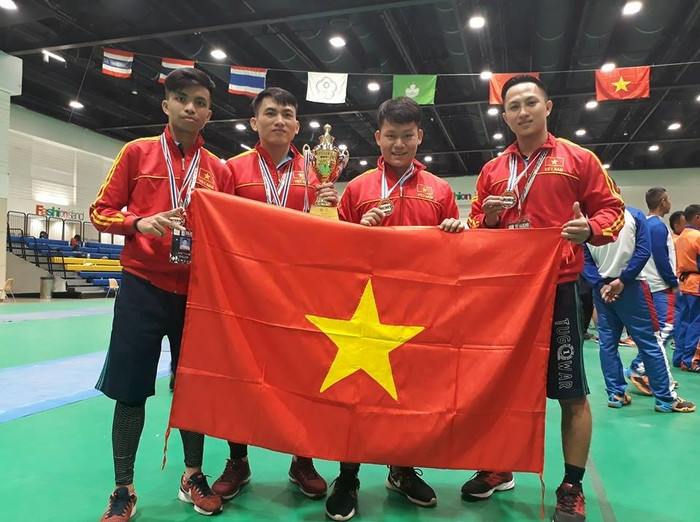 Dàn sao nhí đình đám của Gia Đình Phép Thuật sau hơn 10 năm: Người vào tuyến đầu chống dịch, người đã là mẹ bỉm sữa - Ảnh 11. Dàn sao nhí đình đám của Gia Đình Phép Thuật sau hơn 10 năm: Người vào tuyến đầu chống dịch, người đã là mẹ bỉm sữa - Ảnh 11.