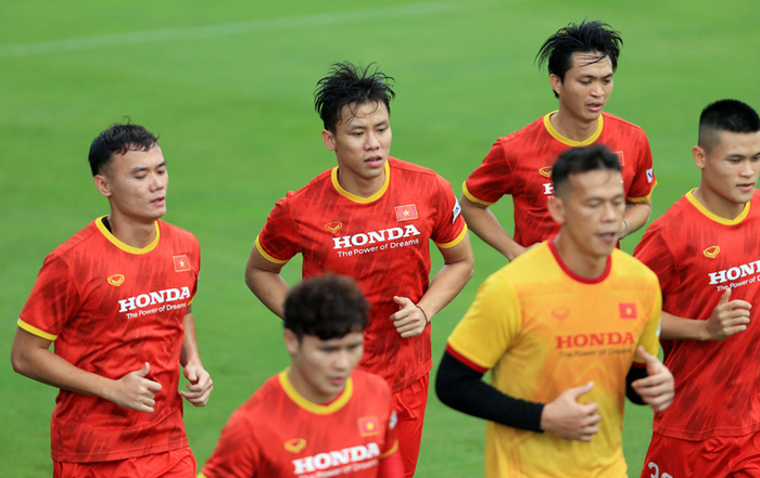 Quế Ngọc Hải động viên Văn Lâm sớm trở lại thi đấu cùng ĐT Việt Nam - Ảnh 2.