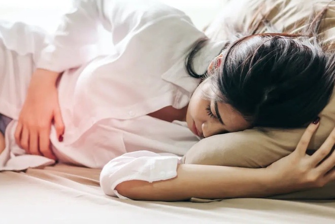 4 biểu hiện lạ khi ngủ cho thấy gan đang kém, xem thử bạn có gặp phải điều nào không - Ảnh 1.