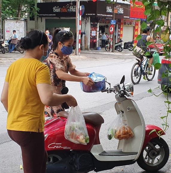 Khách mang nồi đi mua phở, chủ quán lãi to dù không tăng giá - Ảnh 8.