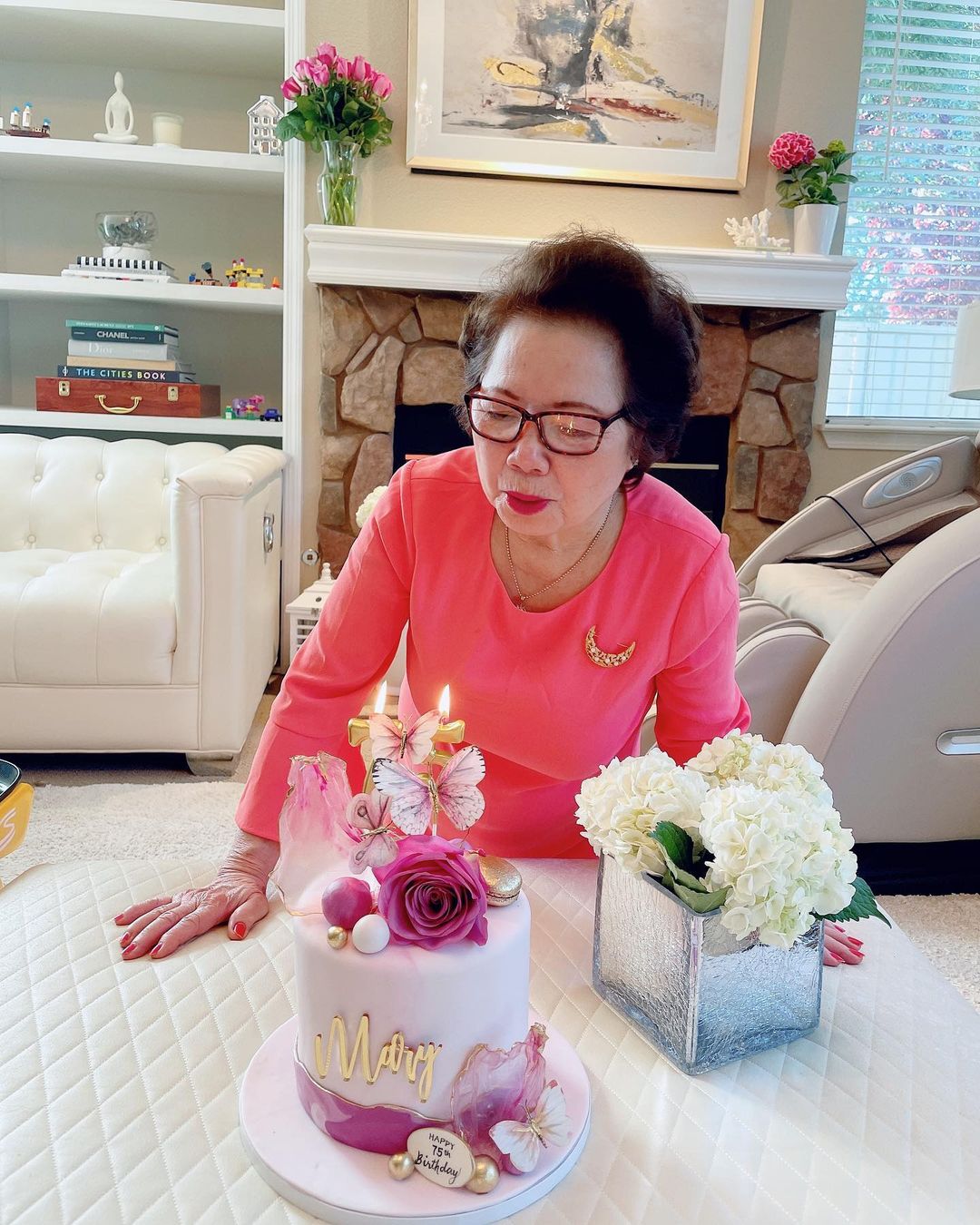 Phạm Hương lần đầu hé lộ chân dung mẹ chồng giàu có quyền lực, chỉ 1 khoảnh khắc là biết yêu chiều cháu nội cỡ nào - Ảnh 3. Phạm Hương lần đầu hé lộ chân dung mẹ chồng giàu có quyền lực, chỉ 1 khoảnh khắc là biết yêu chiều cháu nội cỡ nào - Ảnh 3.
