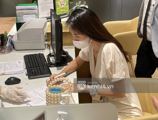 Công Vinh có động thái trên MXH trước giờ G livestream sao kê, netizen suy đoán lý do dời lịch phát live - Ảnh 2. Công Vinh có động thái trên MXH trước giờ G livestream sao kê, netizen suy đoán lý do dời lịch phát live - Ảnh 2.