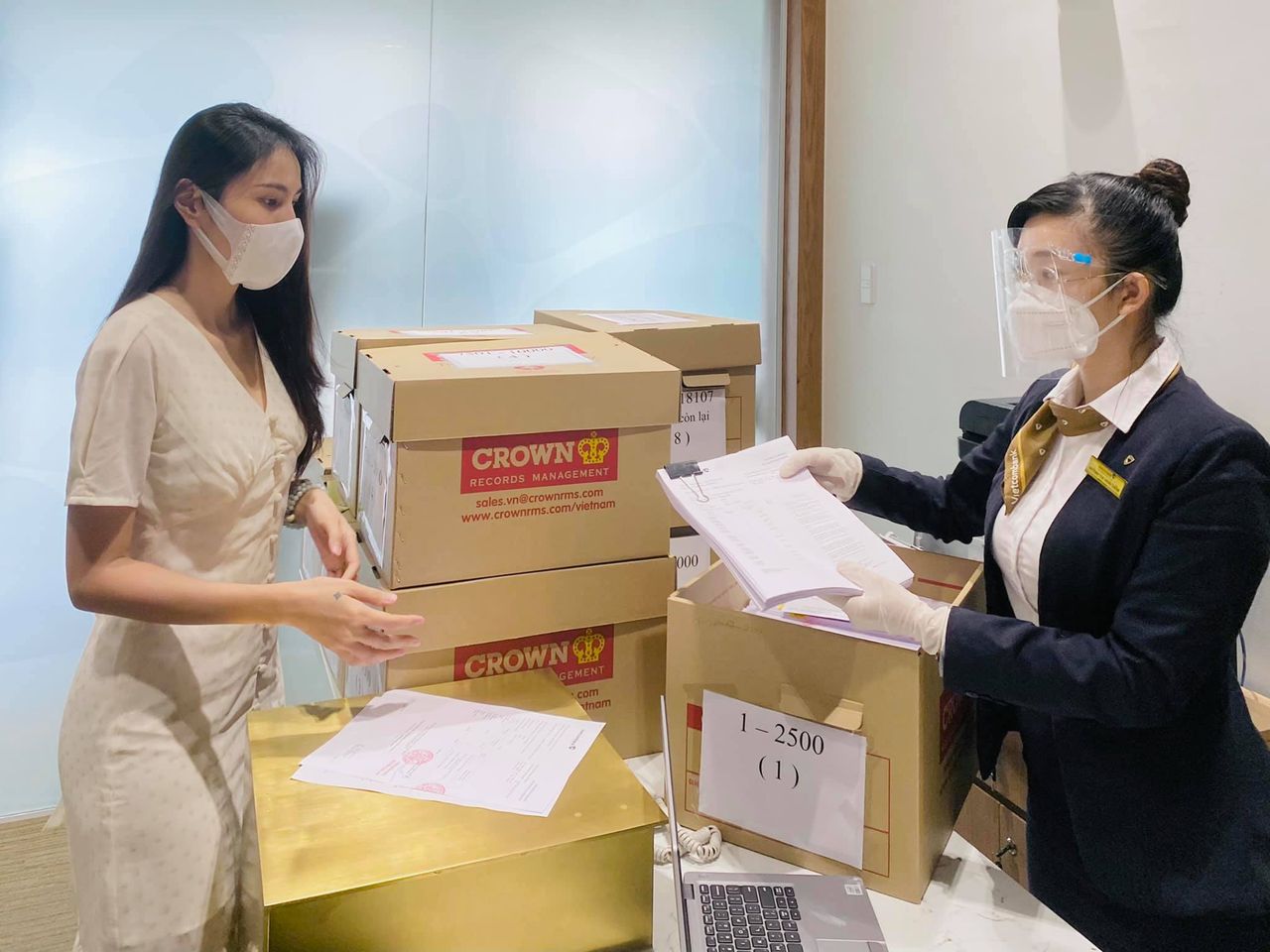 Phía Thuỷ Tiên bỗng có động thái trên mạng xã hội giữa lúc đến ngân hàng sao kê 177 tỷ tiền từ thiện - Ảnh 3. Phía Thuỷ Tiên bỗng có động thái trên mạng xã hội giữa lúc đến ngân hàng sao kê 177 tỷ tiền từ thiện - Ảnh 3.