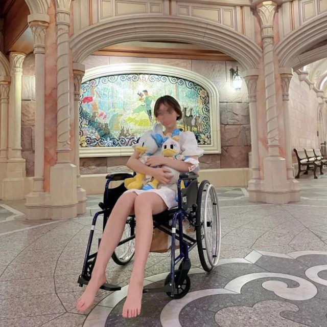 Góc khó hiểu: Giới trẻ Trung Quốc thuê xe lăn ở Disneyland vì... lười đi bộ? - Ảnh 3.