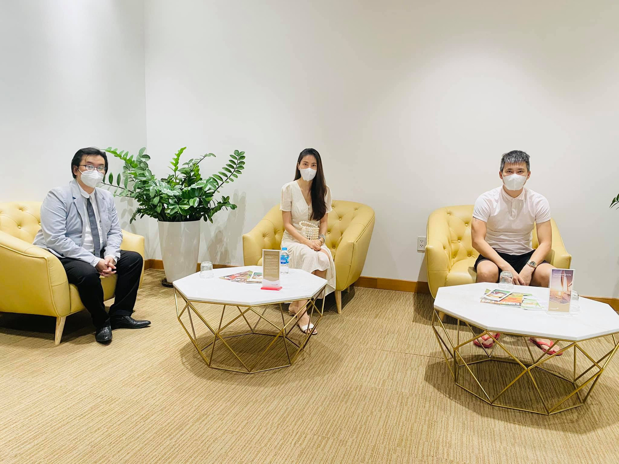 Chi Bảo gây tranh cãi khi chia sẻ lại quan điểm: Đừng yêu cầu phải minh bạch, điều này rất khó, mất nhiều thời gian, công sức, tiền bạc - Ảnh 8. Chi Bảo gây tranh cãi khi chia sẻ lại quan điểm: Đừng yêu cầu phải minh bạch, điều này rất khó, mất nhiều thời gian, công sức, tiền bạc - Ảnh 8.