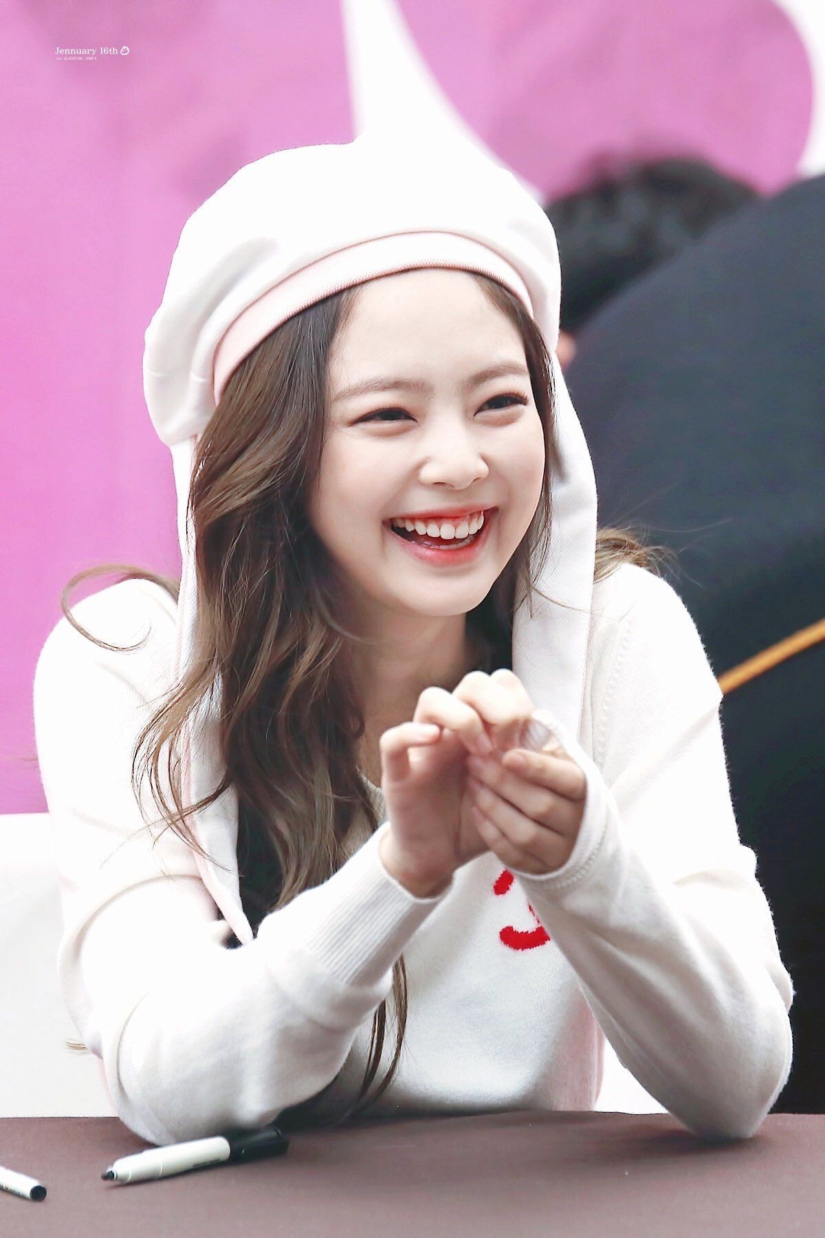 Chuyên gia nha khoa chọn top 3 idol có nụ cười đẹp nhất Kpop: Jennie cười xinh tuyệt đối, V (BTS) bất ngờ bị 1 nam idol vượt mặt - Ảnh 3. Chuyên gia nha khoa chọn top 3 idol có nụ cười đẹp nhất Kpop: Jennie cười xinh tuyệt đối, V (BTS) bất ngờ bị 1 nam idol vượt mặt - Ảnh 3.