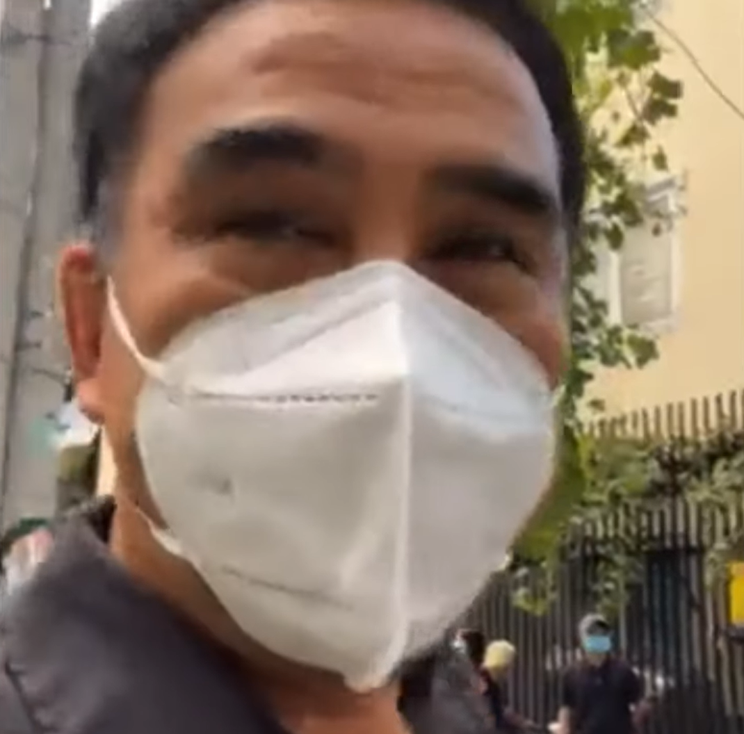 MC Quyền Linh: Hôm nay giỗ Tổ, tôi chỉ kịp thắp vội nén nhang rồi lao ra đường - Ảnh 1. MC Quyền Linh: Hôm nay giỗ Tổ, tôi chỉ kịp thắp vội nén nhang rồi lao ra đường - Ảnh 1.