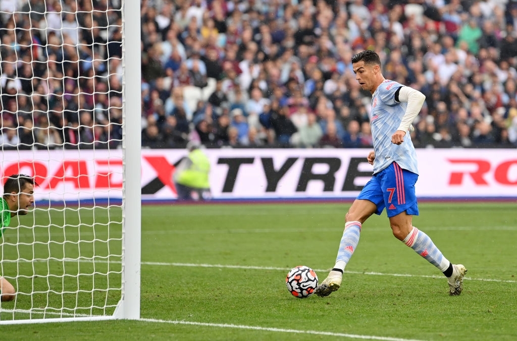 Ronaldo lại ghi b&agrave;n theo phong c&aacute;ch Đệm vương thế n&agrave;y th&igrave; anti tức qu&aacute; đi mất th&ocirc;i - Ảnh 2.