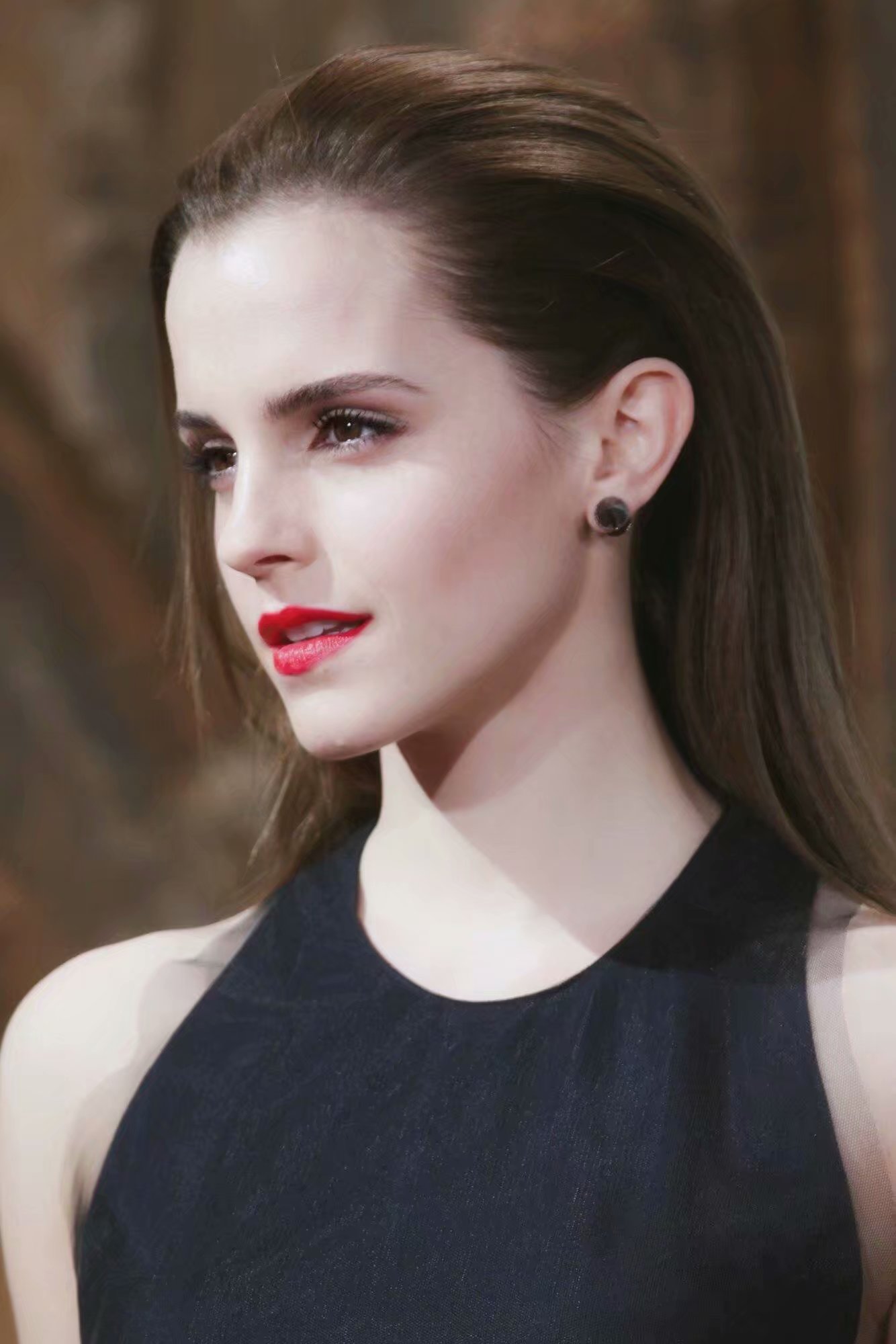 Nhan sắc c&ocirc;ng ch&uacute;a nh&agrave; Disney: Emma đẹp sắc sảo nhưng l&ecirc;n xuống thất thường, Elle Fanning v&agrave; Lọ Lem Lily ngo&agrave;i đời lại hở bạo chặt ch&eacute;m - Ảnh 11.