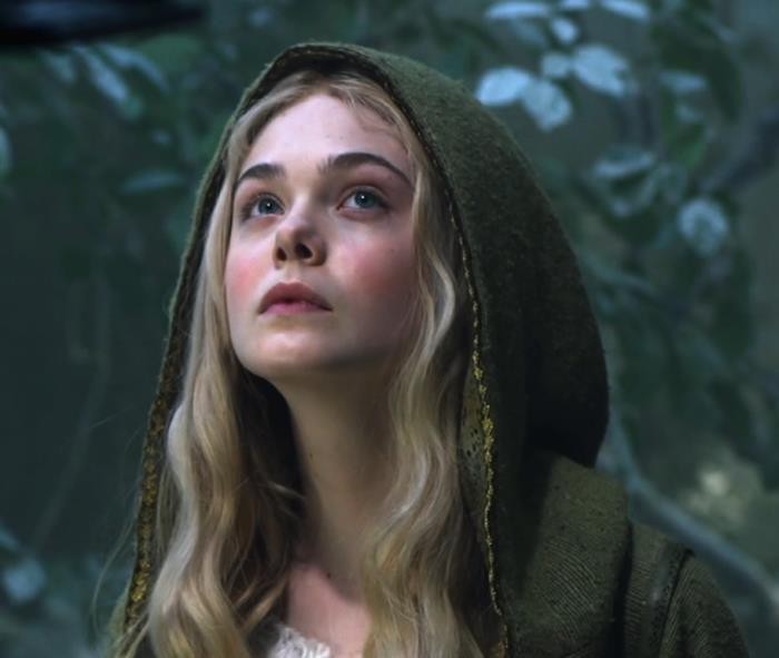 Nhan sắc c&ocirc;ng ch&uacute;a nh&agrave; Disney: Emma đẹp sắc sảo nhưng l&ecirc;n xuống thất thường, Elle Fanning v&agrave; Lọ Lem Lily ngo&agrave;i đời lại hở bạo chặt ch&eacute;m - Ảnh 19.