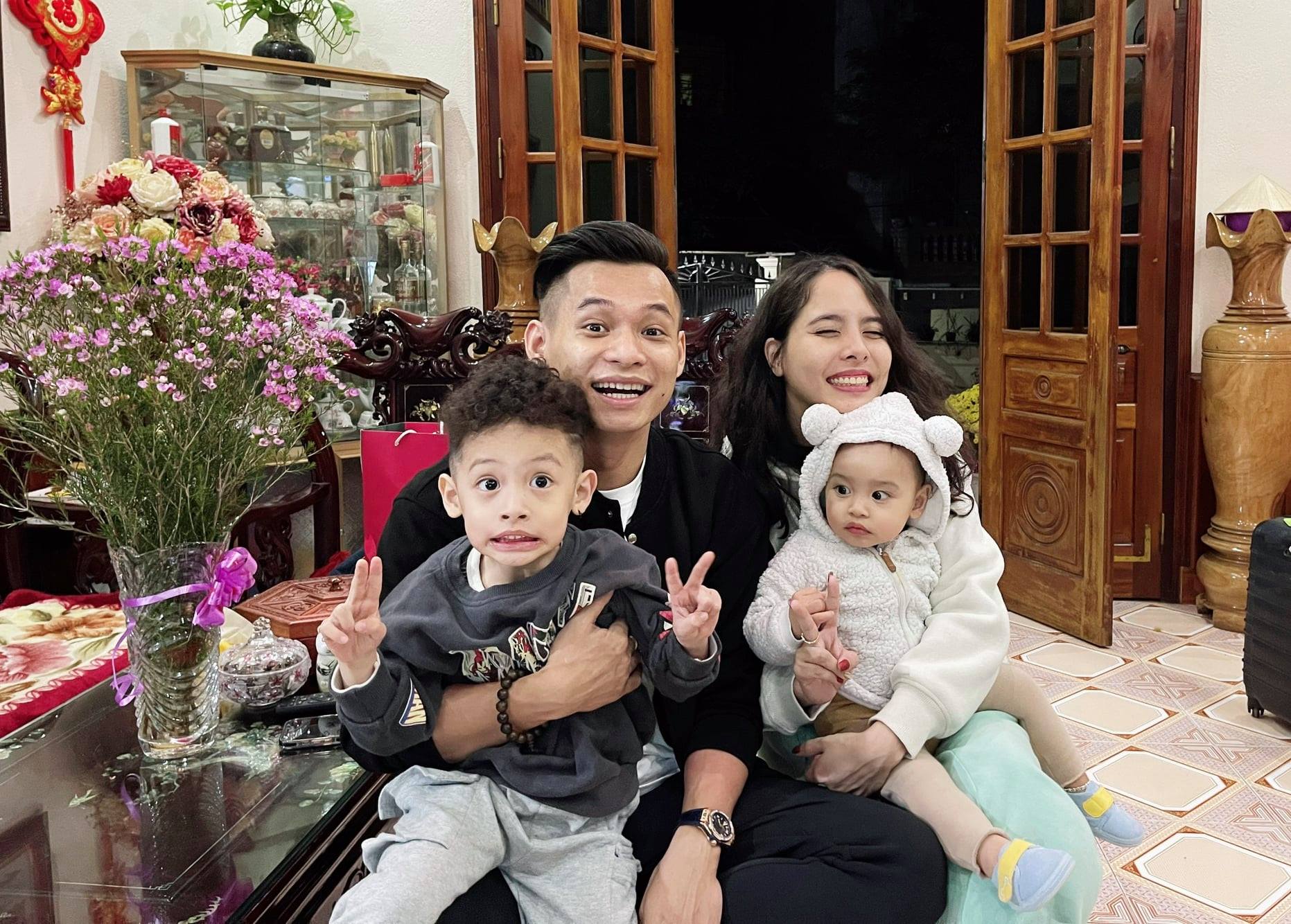 Bà chủ kênh Trang Mixi bị lục lại phát ngôn có 17, 18 mối tình và chỉ ...