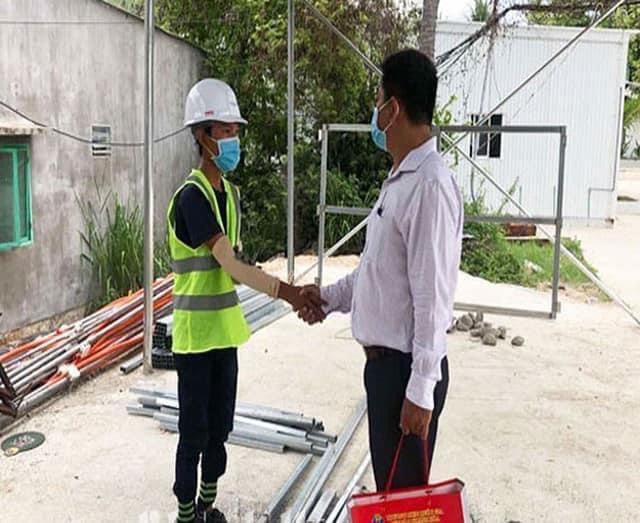 Tin mới về nam c&ocirc;ng nh&acirc;n vụ b&aacute;nh m&igrave; kh&ocirc;ng phải thực phẩm tiếp tục bị xử phạt - Ảnh 2.