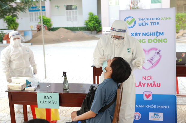 Ứng dụng công nghệ xét nghiệm diện rộng, bóc tách F0 ra khỏi cộng đồng giúp Bến Tre trở về trạng thái bình thường mới - Ảnh 4. Ứng dụng công nghệ xét nghiệm diện rộng, bóc tách F0 ra khỏi cộng đồng giúp Bến Tre trở về trạng thái bình thường mới - Ảnh 4.