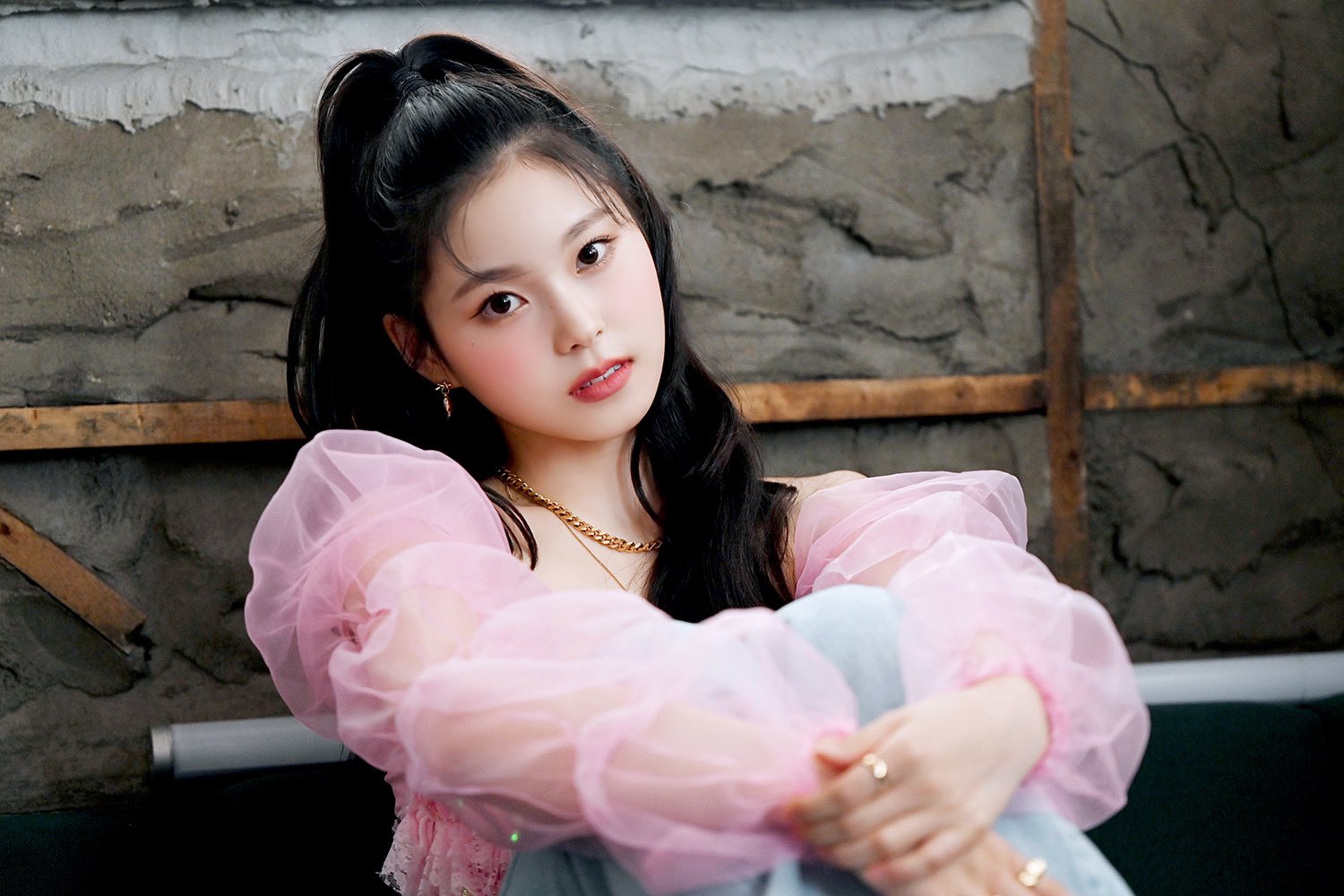 Chưa ra mắt, 1 nữ thực tập sinh đã được Knet khó tính gọi là nữ thần Kpop thế hệ Gen Z, nhìn 3 bức ảnh hiếm hoi là đủ hiểu - Ảnh 4. Chưa ra mắt, 1 nữ thực tập sinh đã được Knet khó tính gọi là nữ thần Kpop thế hệ Gen Z, nhìn 3 bức ảnh hiếm hoi là đủ hiểu - Ảnh 4.