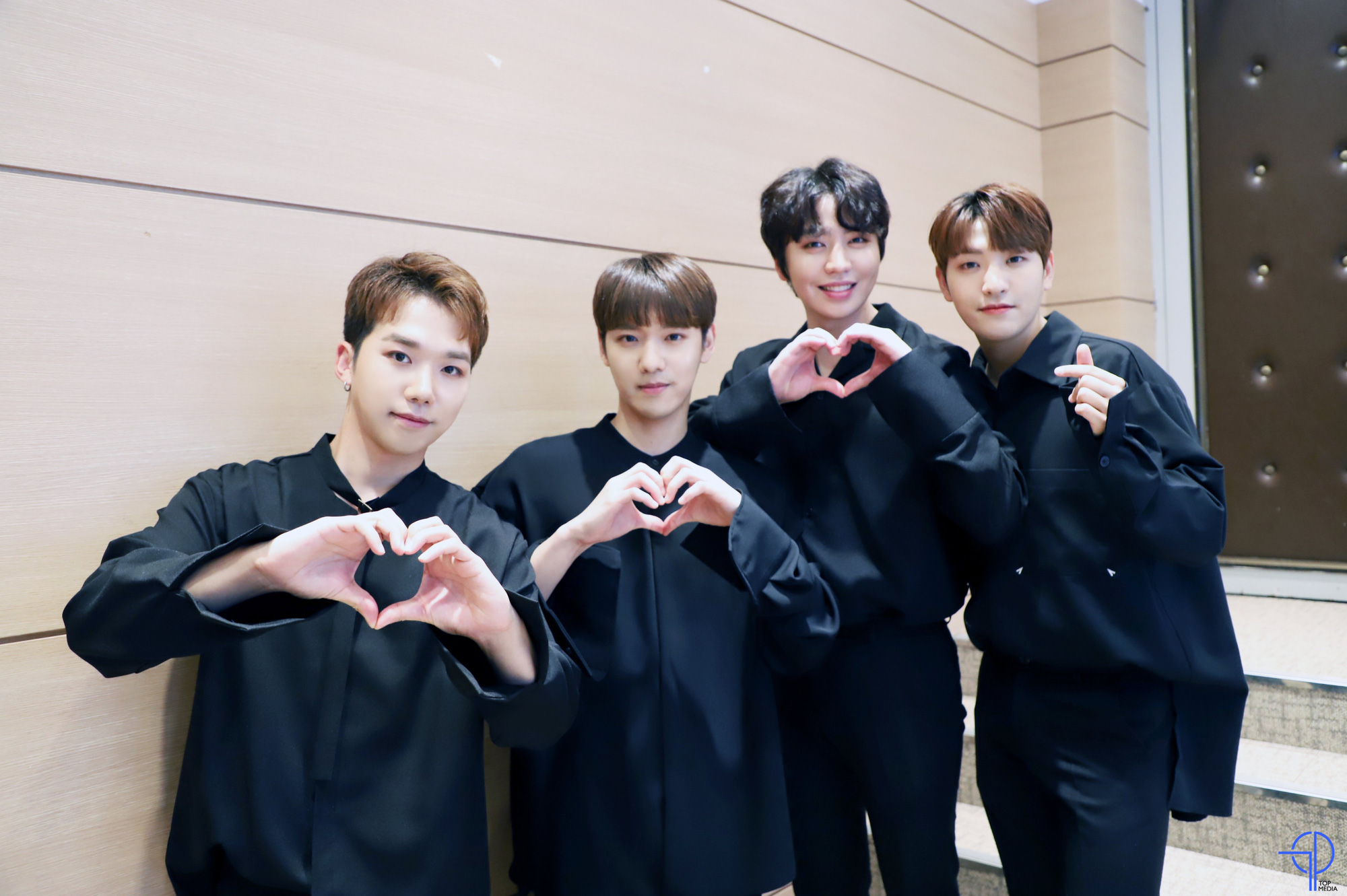 Nhóm nam cùng thời BTS và EXO tan rã sau 9 năm, sự nghiệp lận đận ít ai biết đến còn gặp biến cố trưởng nhóm qua đời - Ảnh 6. Nhóm nam cùng thời BTS và EXO tan rã sau 9 năm, sự nghiệp lận đận ít ai biết đến còn gặp biến cố trưởng nhóm qua đời - Ảnh 6.