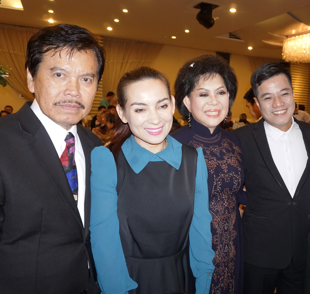 Bạch Lan h&eacute; lộ nguy&ecirc;n nh&acirc;n chồng danh ca Giao Linh qua đời: Ba đang ăn rồi thấy đau bụng, v&agrave;o viện l&agrave; ba đi - Ảnh 4.