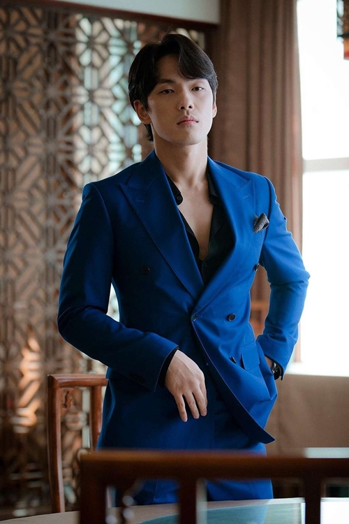 Nối bước bạn g&aacute;i cũ Seo Ye Ji, Kim Jung Hyun trở lại nghiệp diễn l&agrave;m netizen s&ocirc;i m&aacute;u n&atilde;o - Ảnh 1.