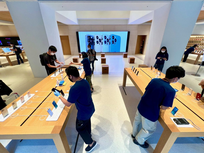iPhone 13 bắt đầu đến tay người d&ugrave;ng tr&ecirc;n thế giới - Ảnh 2.