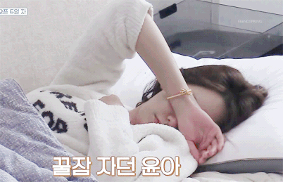 Yoona (SNSD) tung vlog mới khóc sưng mắt, dân tình chỉ chú ý nhan sắc không son phấn đỉnh cao - Ảnh 9.