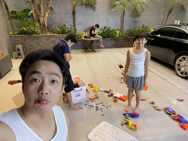 Ở nh&agrave; m&ugrave;a dịch chuẩn rich kid như Subeo: Bố đại gia cưng như trứng, thu&ecirc; hẳn HLV ri&ecirc;ng cải thiện sức khoẻ - Ảnh 5.