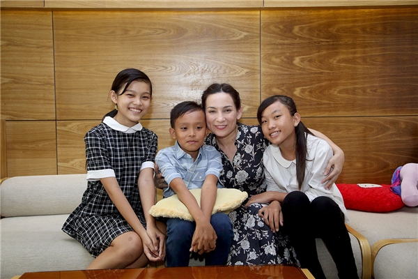 Phi Nhung nhận nuôi Hồ Văn Cường: Ước mơ của tôi là con được tiếp tục đi học - Ảnh 7.