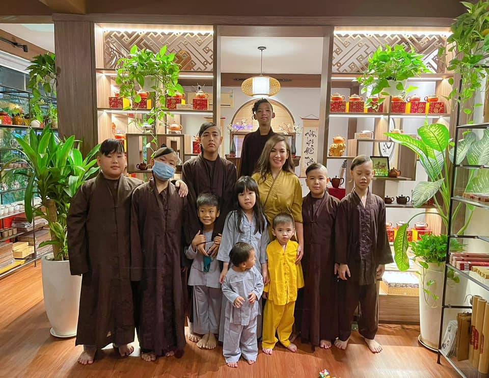 Ca sĩ Phi Nhung qua đời, Cục Trẻ em ch&iacute;nh thức l&ecirc;n tiếng về 23 con nu&ocirc;i - Ảnh 3.