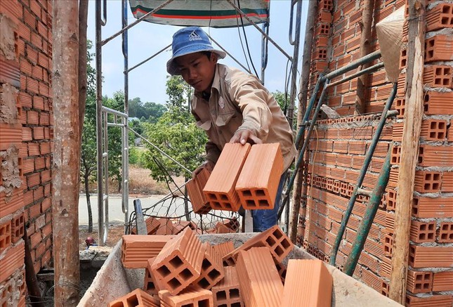 Những ng&agrave;nh nghề n&agrave;o dự kiến được hoạt động trở lại từ 0h ng&agrave;y 1/10 tại B&igrave;nh Dương? - Ảnh 2.