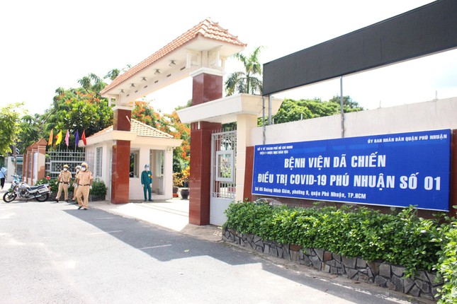C&aacute;c khu điều trị COVID-19 bắt đầu vắng b&oacute;ng bệnh nh&acirc;n - Ảnh 4.