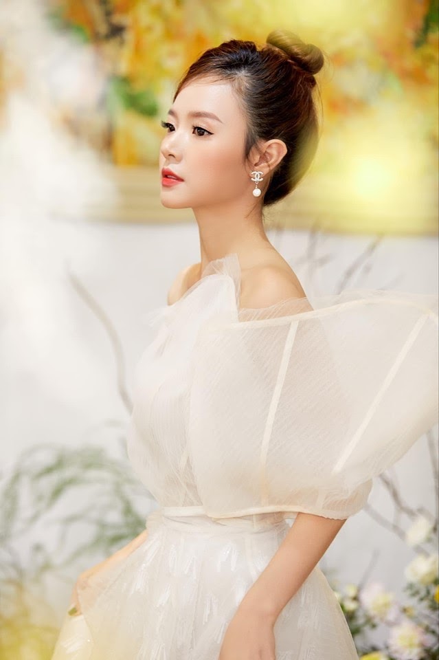 Midu giữ uy t&iacute;n, khoe visual cực đỉnh của bố mẹ v&agrave;o ng&agrave;y cưới, chứng minh chưa từng động chạm dao k&eacute;o! - Ảnh 8.