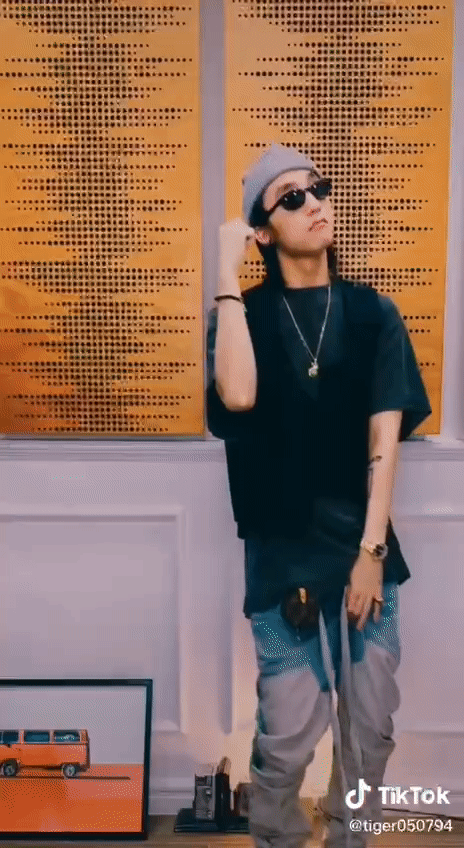 Sơn T&ugrave;ng h&ocirc;m nay l&agrave;m Chủ tịch hội cột sống khum hề ổn, c&ograve;n l&agrave;m hẳn b&agrave;i rap cực chất b&agrave;y tỏ nỗi niềm hộ Gen Z đ&acirc;y n&agrave;y! - Ảnh 5.