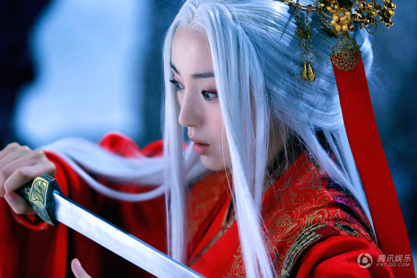 5 mỹ nhân tóc trắng đẹp nhất màn ảnh Hoa ngữ: Cúc Tịnh Y chưa bao giờ ma mị đến thế, trùm cuối đẹp đến tan nát cõi lòng - Ảnh 5.