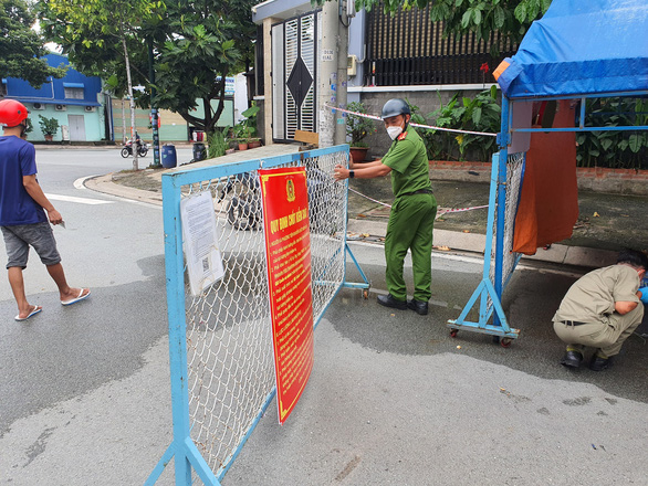 Diễn biến dịch ngày 30/9: TP.HCM bỏ hết chốt chặn sau 30/9, xe cộ được lưu thông nội thành; Chỉ thị mới nhất của TP.HCM về việc học của học sinh - Ảnh 2.