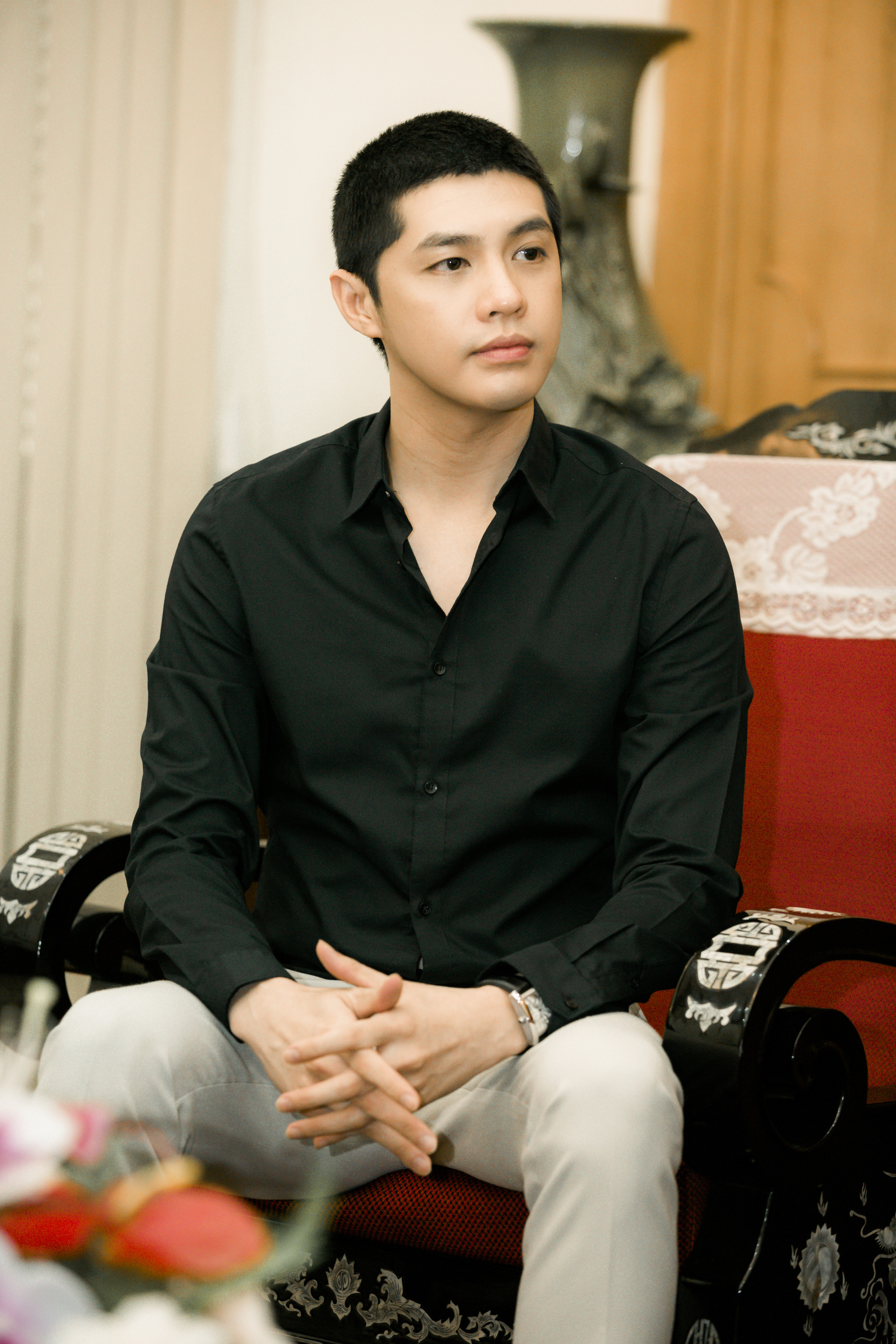 Dưới b&agrave;i đăng sặc m&ugrave;i 18+, Noo Phước Thịnh đ&aacute;p trả gắt khi netizen k&eacute;m duy&ecirc;n gọi m&igrave;nh l&agrave; chị - Ảnh 5.