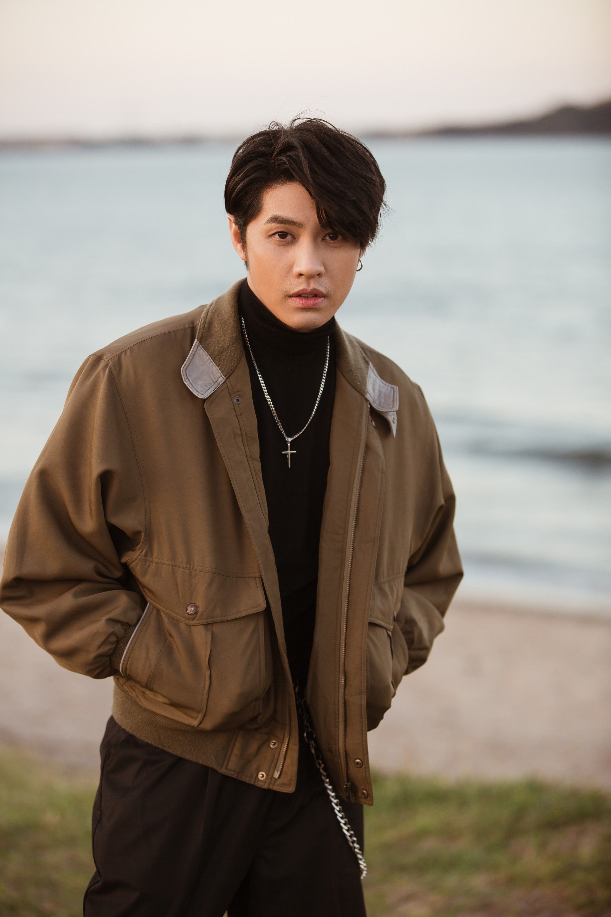 Dưới b&agrave;i đăng sặc m&ugrave;i 18+, Noo Phước Thịnh đ&aacute;p trả gắt khi netizen k&eacute;m duy&ecirc;n gọi m&igrave;nh l&agrave; chị - Ảnh 4.