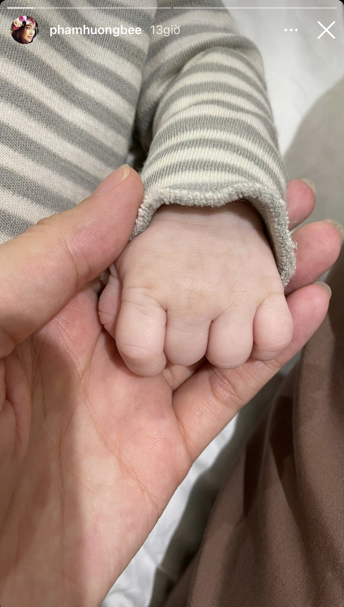 Phạm Hương có chia sẻ đầu tiên sau khi công khai nhóc tỳ thứ 2, phản ứng của anh cả Maximus và dàn sao Vbiz gây chú ý - Ảnh 6. Phạm Hương có chia sẻ đầu tiên sau khi công khai nhóc tỳ thứ 2, phản ứng của anh cả Maximus và dàn sao Vbiz gây chú ý - Ảnh 6.