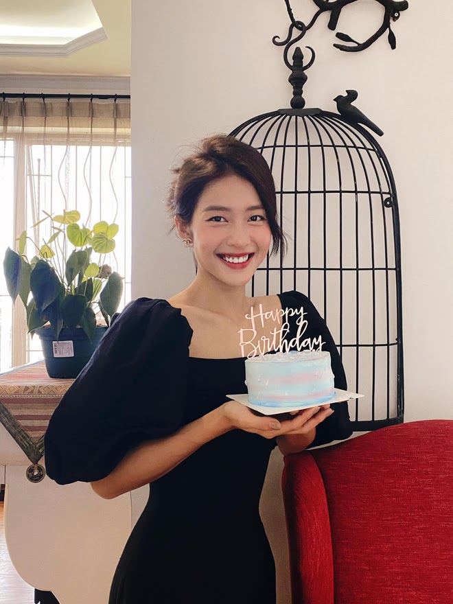 Bị nhắc nhở trang phục không phù hợp khi đi tiêm vắc xin, Khả Ngân nói gì? - Ảnh 8. Bị nhắc nhở trang phục không phù hợp khi đi tiêm vắc xin, Khả Ngân nói gì? - Ảnh 8.