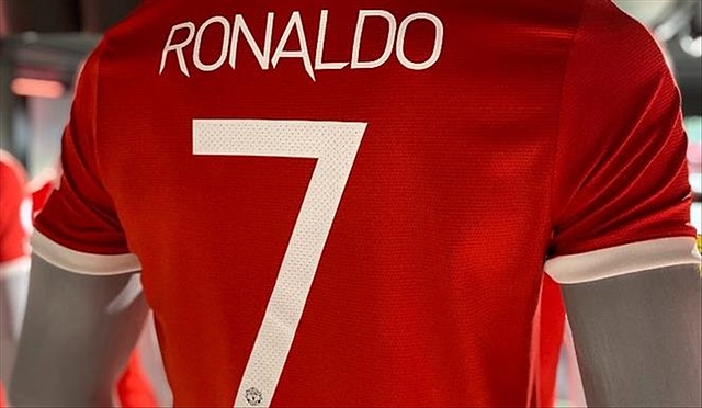 Đội bóng mạnh nhất Hà Lan phải ngừng bán mẫu áo đấu hot vì hiệu ứng Ronaldo - Ảnh 2.