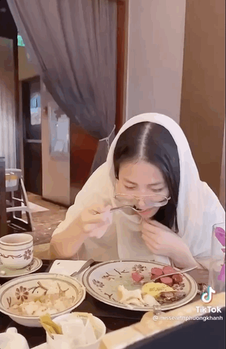 Buồn của 1 n&agrave;ng hậu đ&igrave;nh đ&aacute;m Vbiz: Để lộ nhan sắc thật l&uacute;c gặp d&agrave;n th&iacute; sinh mới, vội v&agrave;ng l&agrave;m điều n&agrave;y v&igrave; qu&aacute; ngượng! - Ảnh 3.