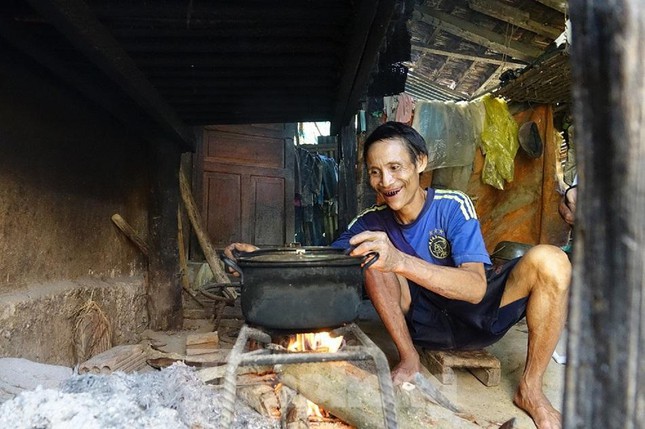 Người rừng Hồ Văn Lang qua đời ở tuổi 52 - Ảnh 3. Người rừng Hồ Văn Lang qua đời ở tuổi 52 - Ảnh 3.