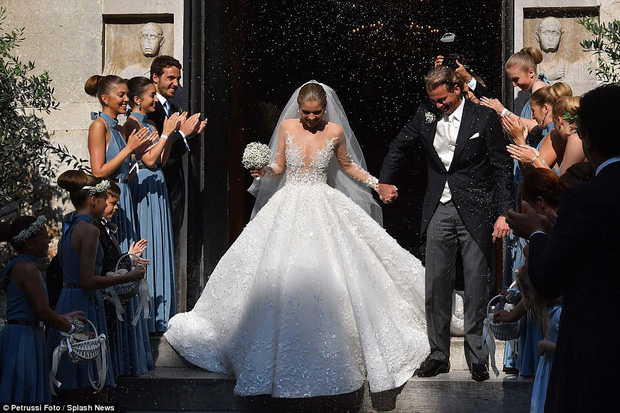 4 năm sau khi gây sốt với váy cưới hơn 20 tỷ đồng trong đám cưới xa hoa, cuộc sống của công chúa đế chế pha lê Swarovski giờ ra sao? - Ảnh 1.