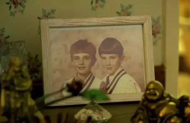 Sống c&ugrave;ng m&aacute;i nh&agrave;, người anh l&agrave; tỷ ph&uacute;, người em suốt đời thất bại: C&aacute;ch gi&aacute;o dục của bố mẹ quyết định số phận của con c&aacute;i ra sao? - Ảnh 2.