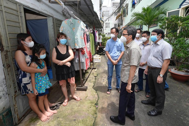 Phó Thủ tướng Vũ Đức Đam: Vẫn ai ở đâu ở yên đó như vùng đỏ, thì vùng xanh để làm gì? - Ảnh 3.