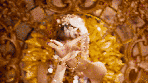 Lisa (BLACKPINK) tung teaser MV với giai điệu bắt tai, từ công chúa kiêu sa hóa quái xế hầm hố chỉ trong 1 nốt nhạc - Ảnh 3.