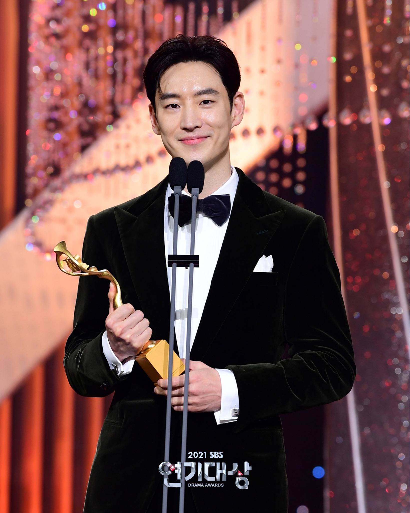 Song Hye Kyo trắng tay dù SBS Drama Awards như đại hội xả cúp, netizen mỉa mai chị hết thời thật rồi - Ảnh 4. Song Hye Kyo trắng tay dù SBS Drama Awards như đại hội xả cúp, netizen mỉa mai chị hết thời thật rồi - Ảnh 4.